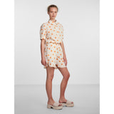 PIECES PIECES dame shorts PCADDI Restudsalg Cloud Cream FLAME ORANGE DOTS