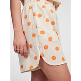 PIECES PIECES dame shorts PCADDI Restudsalg Cloud Cream FLAME ORANGE DOTS