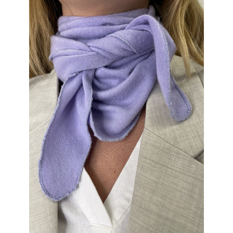 MARTA DU CHATEAU Marta du chateau dame tørklæde 5712 Scarf Lilac2020