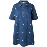 PIECES PIECES dame kjole PCFLORA Dress Medium Blue Denim WHITE FLOWER EMBROIDE